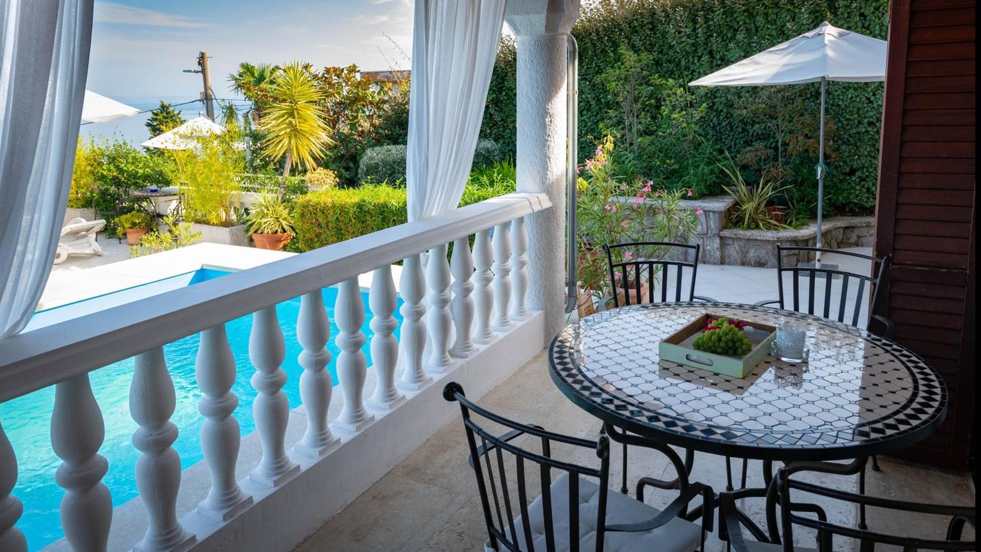 Family Friendly Apartments With A Swimming Pool Lovran, Opatija - 14178 Extérieur photo